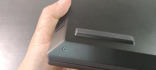 如何轻松确定电脑是否安装了固态硬盘（SSD）